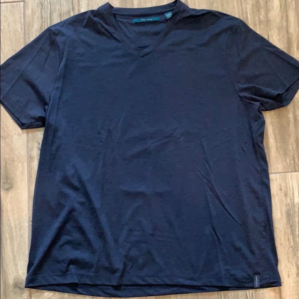 Men’s Perry Ellis T-shirt